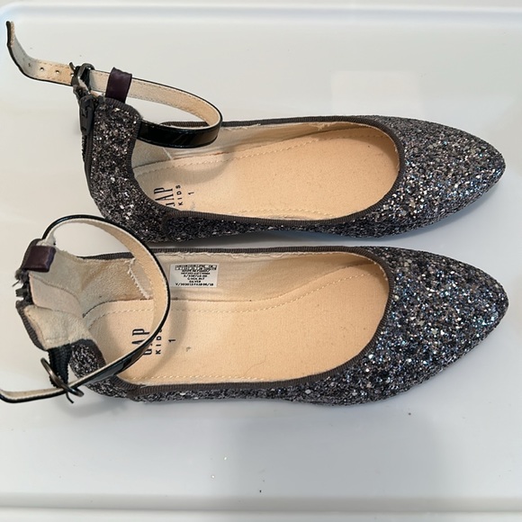 GAP KIDS Girls glitter flats size 1 - Picture 3 of 4